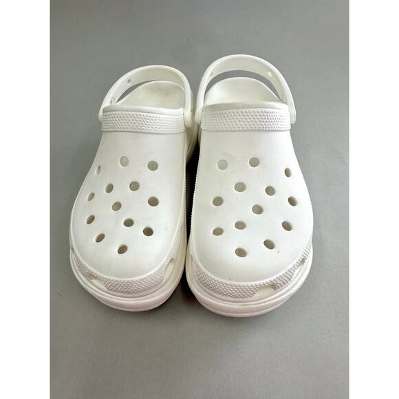 Crocs Classic Bae Clog in White Size 9 - Picture 3 of 16